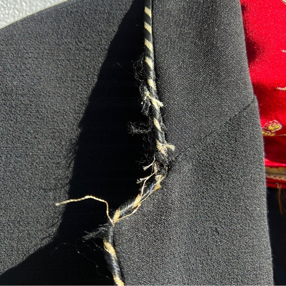 80’s Gold Statement Button Black Blazer - Picture 15 of 15